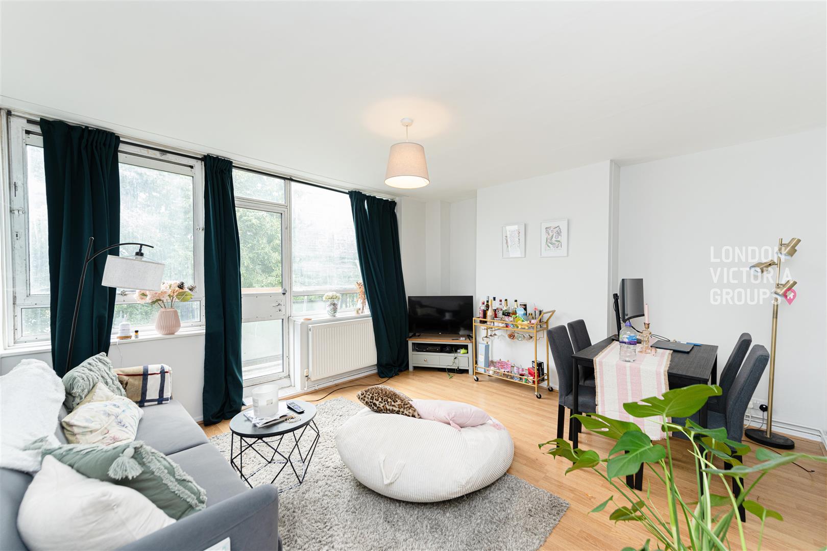 2 bed property in Walter Terrace, London
